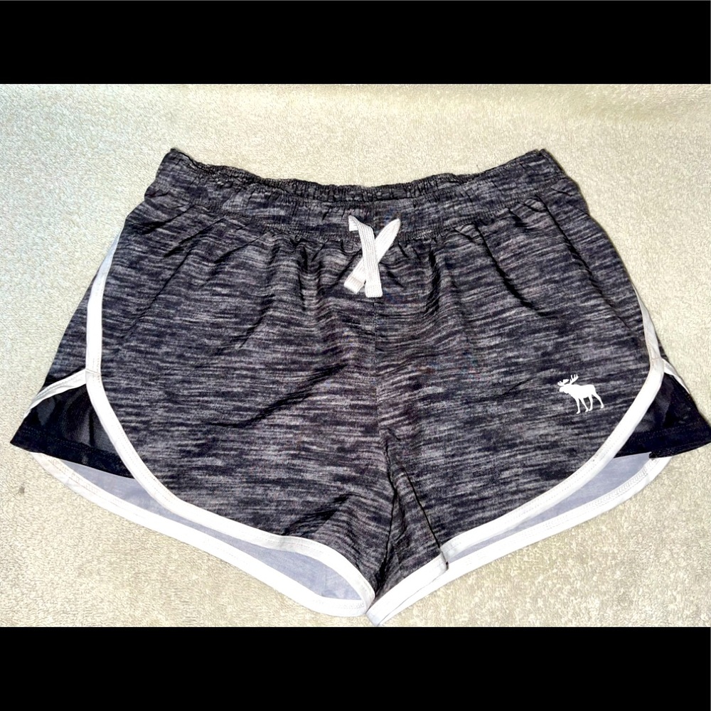 “ABERCROMBIE” BLACK & WHITE, WITH PINK LINING ATHLETIC SHORTS, GIRLS SIZE 11/12